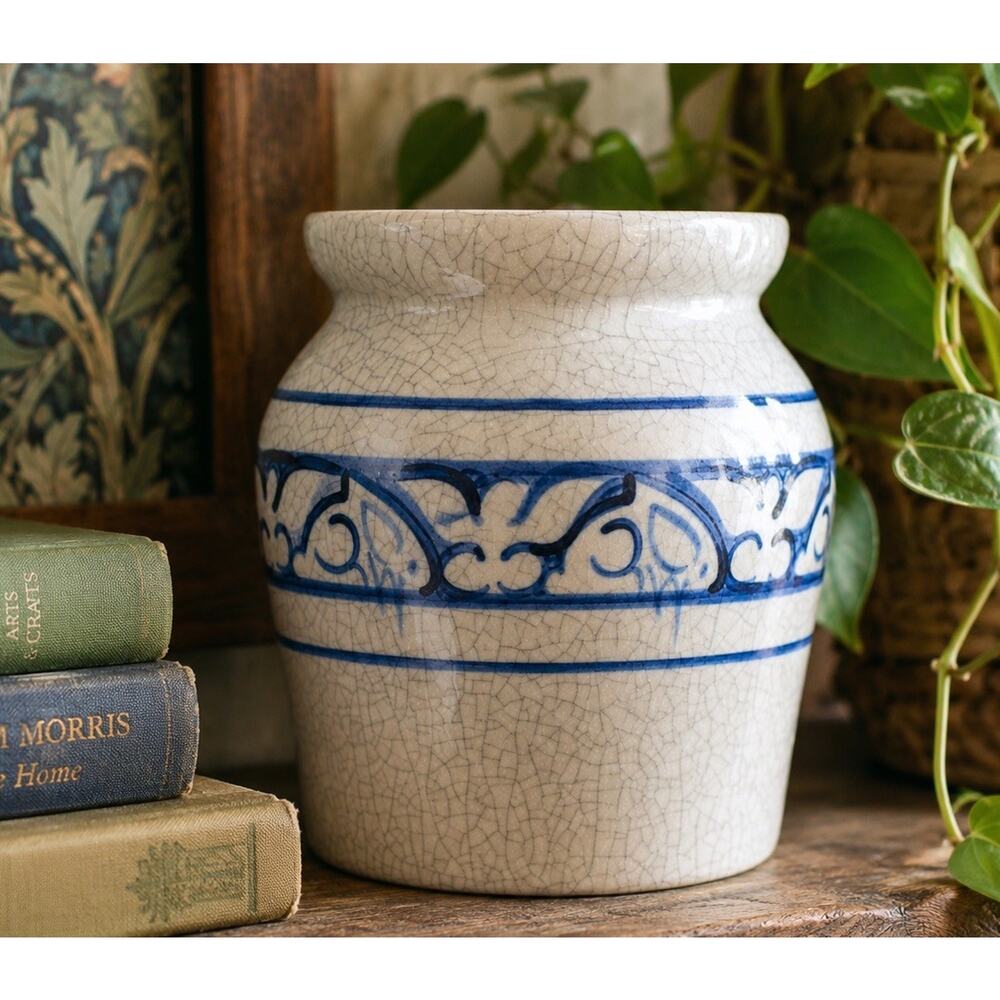 Vtg Dedham Pottery Potting Shed Rabbit Vase Blue White Crackle Glaze 1989 USA
